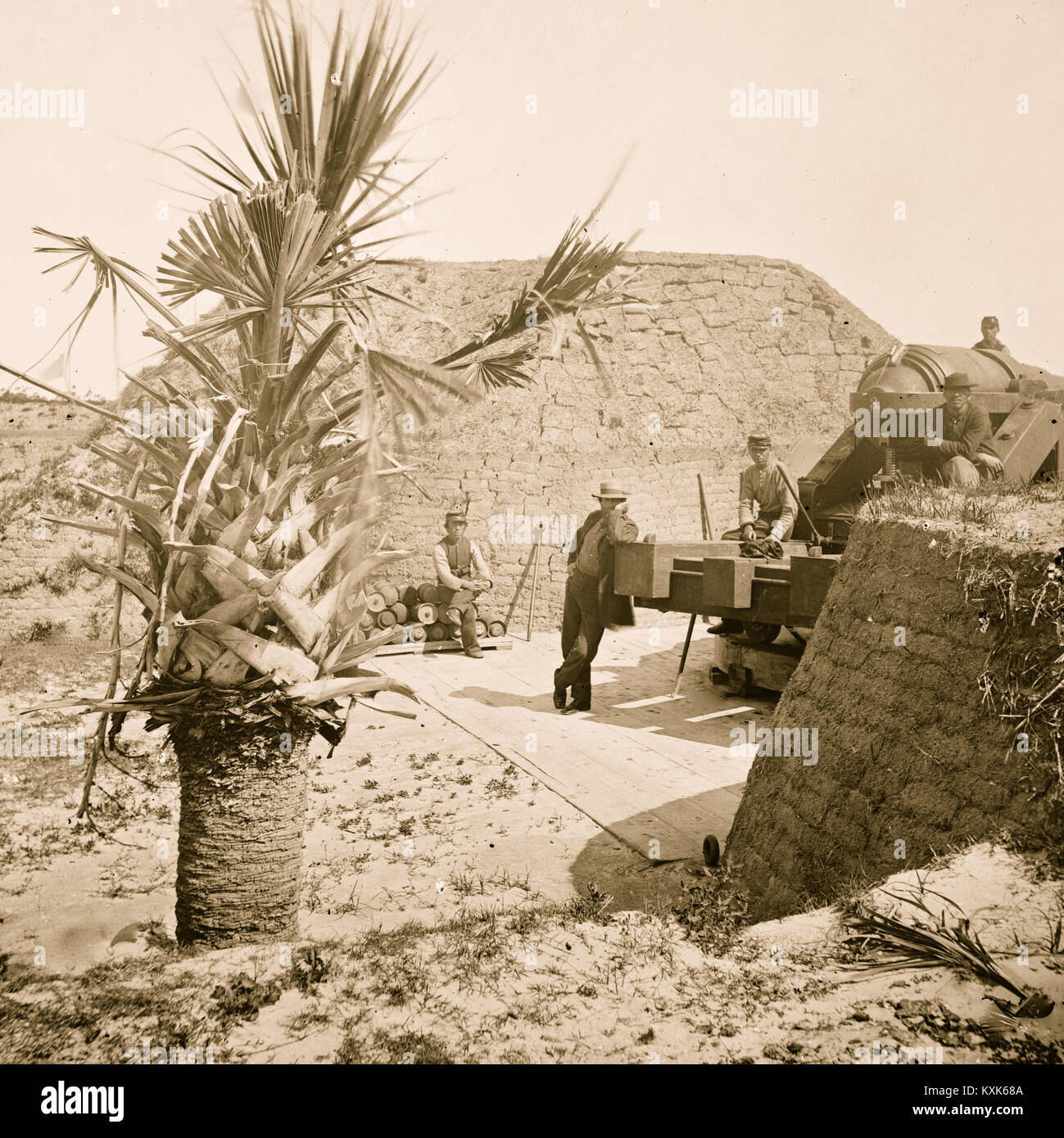 Charleston, SC Mounted Pistole, Brüstung von Fort Moultrie Stockfoto