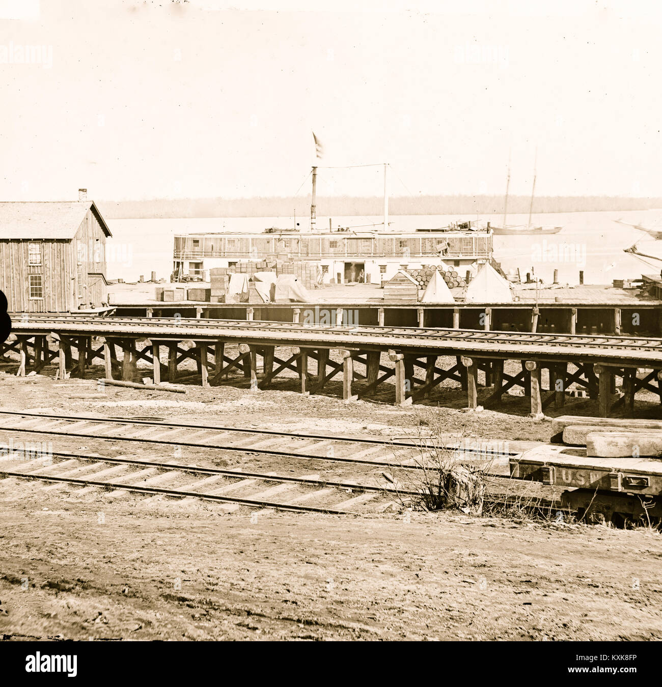 City Point, Virginia. Eisenbahnschienen und dock Stockfoto