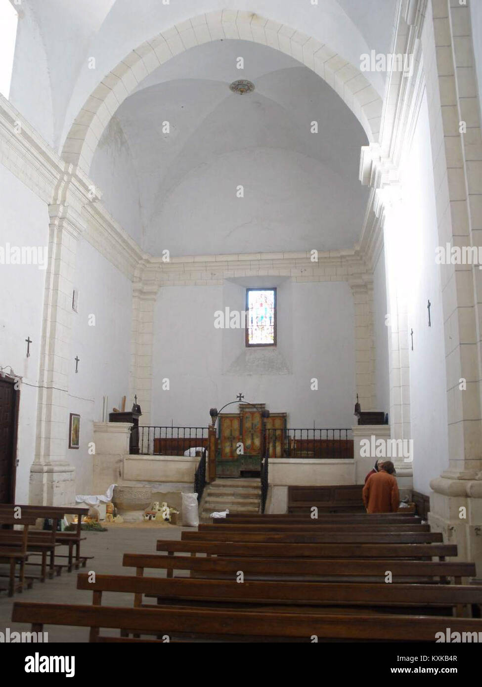 Die Iglesia de la Natividad de Nuestra Señora in Arcaya, Spanien, ist eine historische Kirche, die architektonischen Stil und kulturelle Bedeutung als religiöse Stätte hervorhebt. Stockfoto