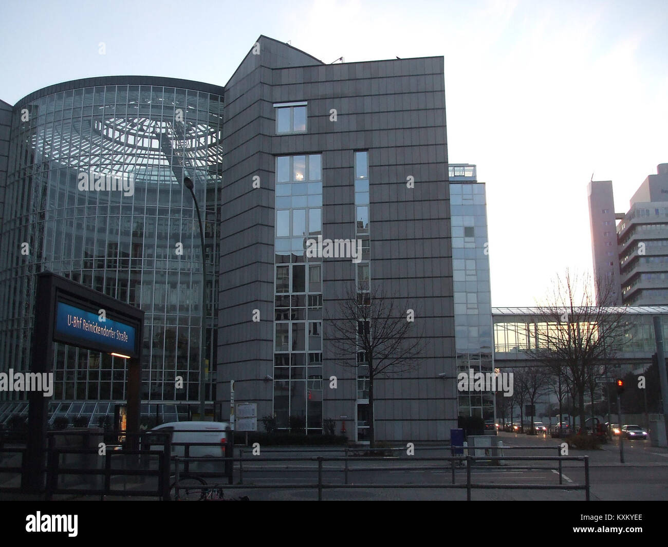 Berlin, Verwaltungszentrale von Schering in der Müller-Stra ße im Wedding, 21.11.10 nachmittags (33560096634) Stockfoto