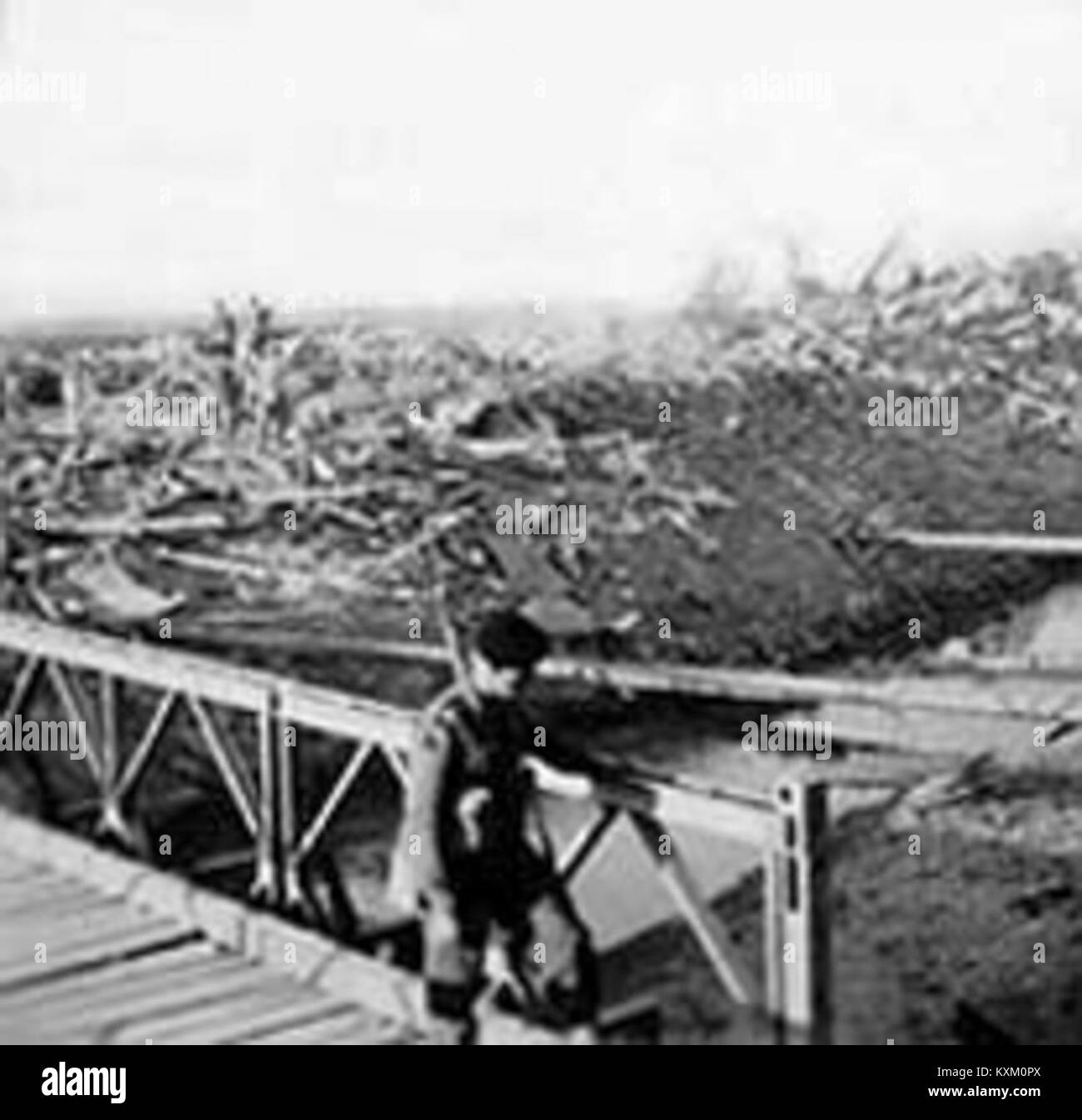 Foto der Schlacht von Kafr Adbu 1952 in der Nähe des Filtrationsdorfes Suez, das militärische Engagement, Soldaten, Gelände und Konflikte während der Suez-Krise zeigt. Stockfoto