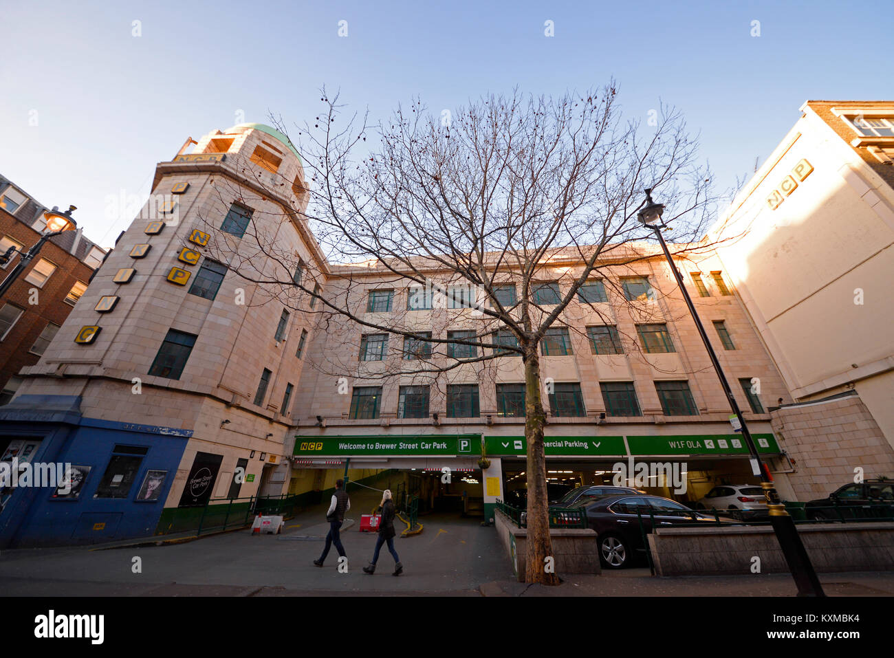 NCP Parkplatz Brewer Street London Parkhaus. Eine der frühesten erhaltenen ramped Car Parks im Land und wurde im Jahr 2003 aufgeführt (Grad 2). Stockfoto