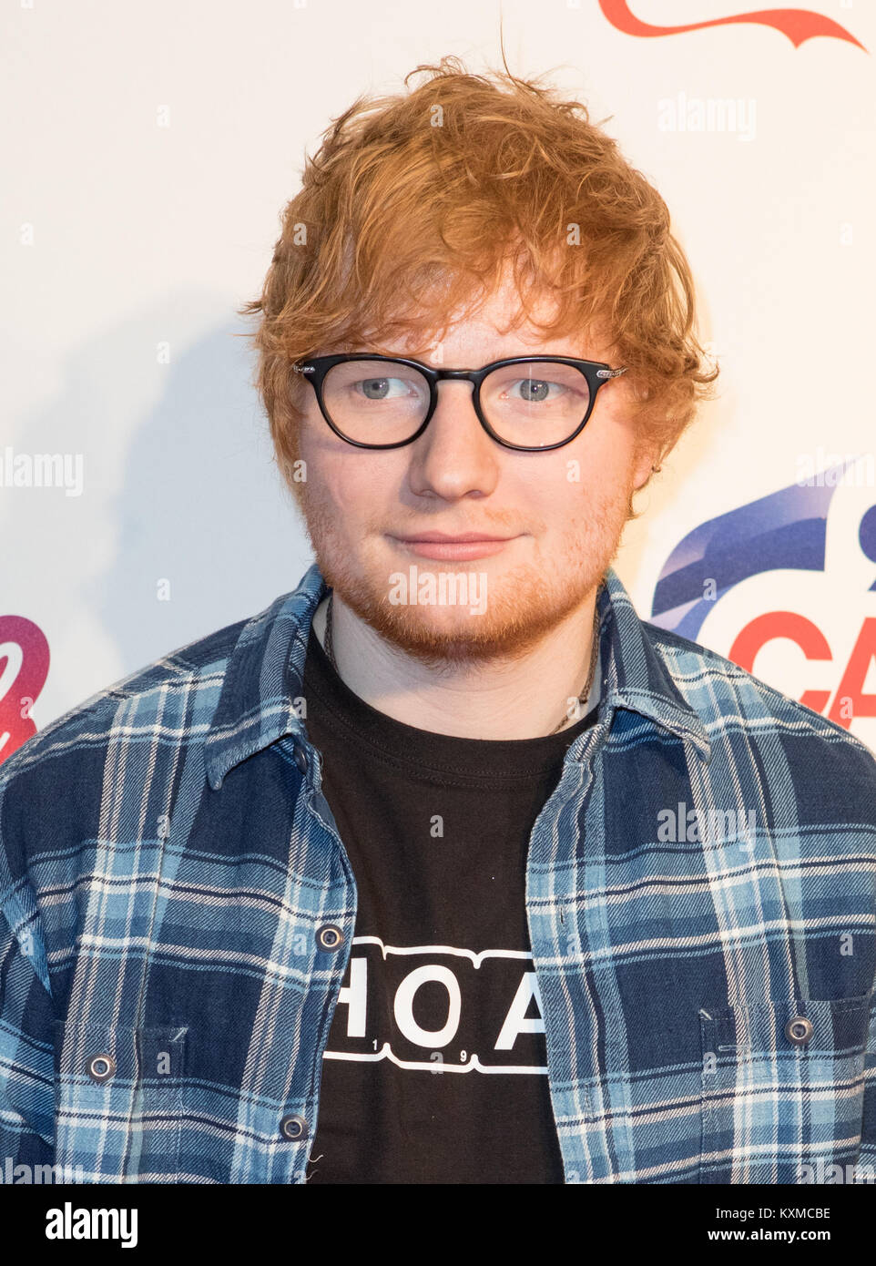 Ed Sheeran an der Hauptstadt Jingle Bell Ball mit Coca-Cola in der Londoner O2 Arena. Nacht zwei der Sell-out-Ereignis sah Leistungen von Chart-Topping megastar Ed Sheeran, Taylor Swift, die Chainsmokers, Liam Payne, das Script, Louisa Johnson, Matt Terry, Sigala, James Hype, Mabel, Stefflon Don und große Shaq. Mit: Ed Sheeran Wo: London, Großbritannien Wann: 10 Dec 2017 Credit: Phil Lewis/WENN.com Stockfoto