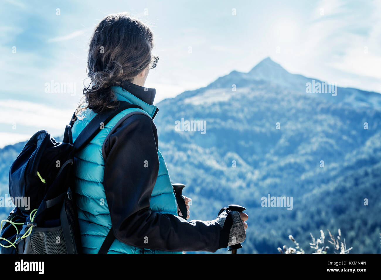 Wanderer entfernt, Blick auf die Berge, Madonna di Pietralba, Trentino-Südtirol, Italien, Europa Stockfoto