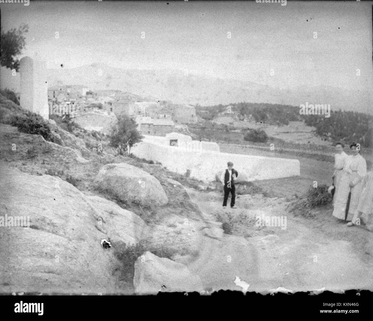 Landschaftsgemälde von Baldomer Gili Roig, die natürliche Landschaft mit ausdrucksstarken Farben veranschaulicht, die europäischen Stil und Techniken des frühen 20. Jahrhunderts widerspiegeln. Stockfoto