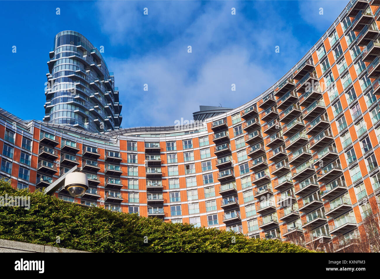 Neue apartents auf der Themse in der Nähe von Canary Wharf, East London, Großbritannien Stockfoto