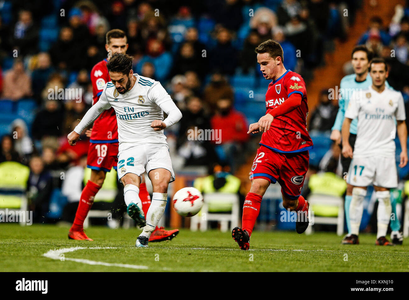 Madrid, Spanien. 10 Jan, 2018. Francisco Alarcón (Real Madrid) vorwärts treibt auf dem Ball Copa del Rey Match zwischen Real Madrid vs Numancia im Santiago Bernabeu in Madrid, Spanien, 10. Januar 2018. Credit: Gtres Información más Comuniación auf Linie, S.L./Alamy leben Nachrichten Stockfoto