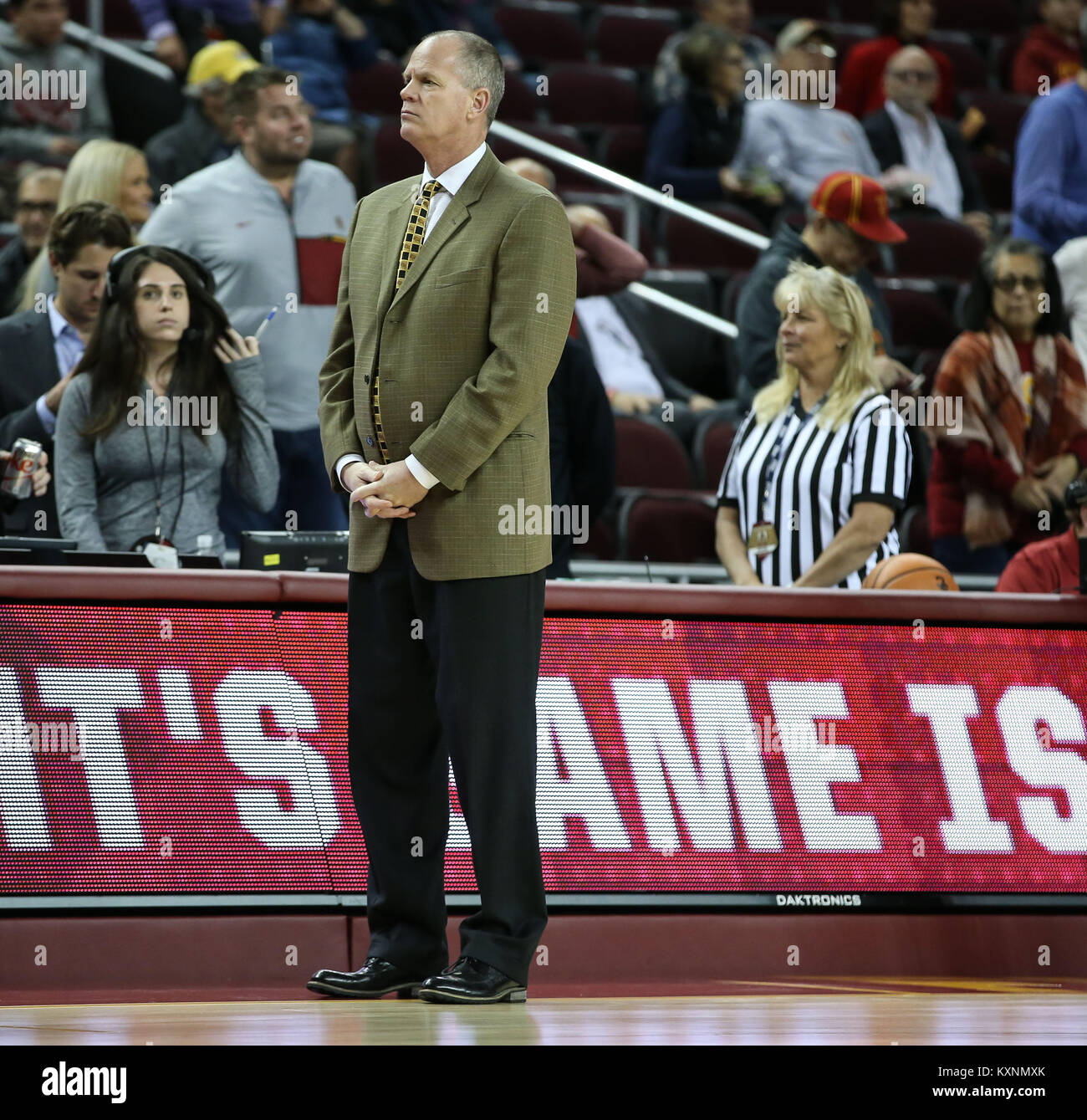 Los Angeles, CA, USA. 10 Jan, 2018. Colorado Buffaloes Haupttrainer Tad Boyle während des Colorado Buffaloes vs USC Trojans bei Galen Center am 10. Januar 2018. (Foto durch Jevone Moore/Cal Sport Media) Credit: Csm/Alamy leben Nachrichten Stockfoto