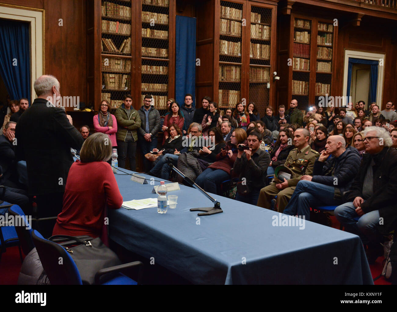 Neapel, Italien. 11 Jan, 2018. Der italienische Schauspieler Toni Servillo, bei der Präsentation des Buches "Il Teatro di Toni Servillo" an der Nationalbibliothek von Neapel, Italien. Credit: Mariano Montella/Alamy leben Nachrichten Stockfoto