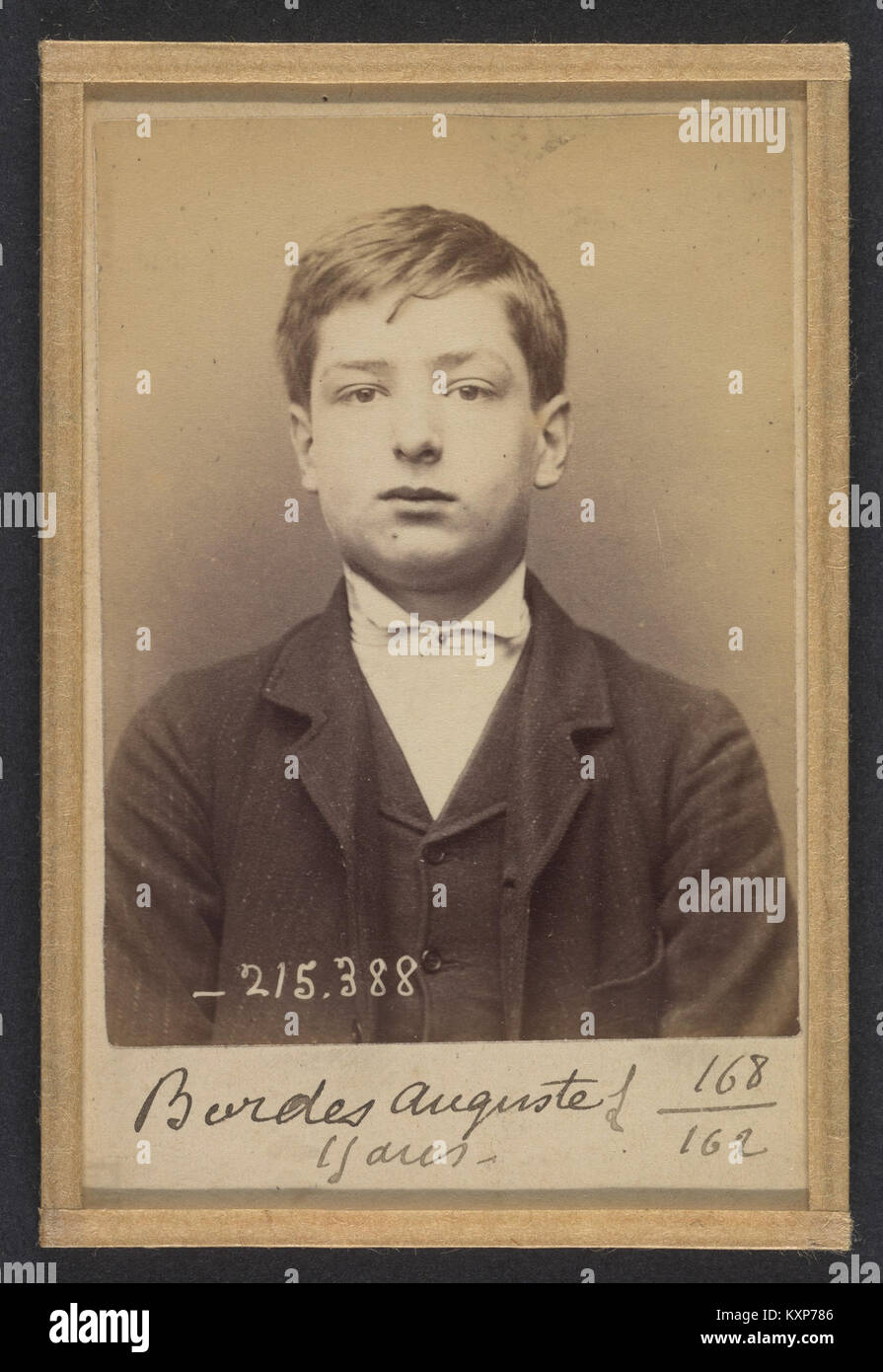 Dokumentierte Aufzeichnungen über Auguste Bordes, einen 15-jährigen Weinkaufmann aus Paris XVIIIe, mit Notizen über die politische Zugehörigkeit vom 9. März 1894 Stockfoto