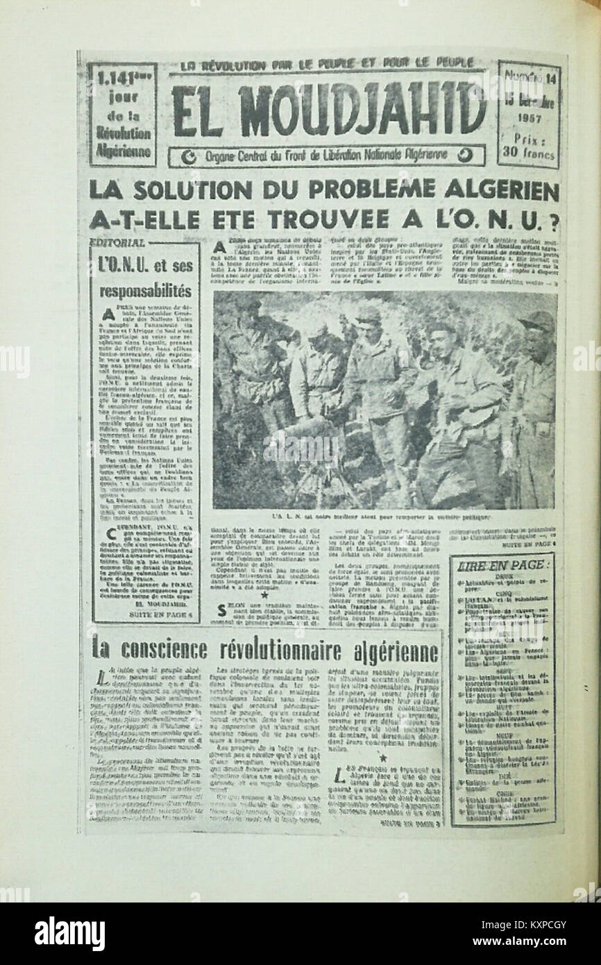 Artikel aus *El Moudjahid* vom 15. Dezember 1957, der die Diskussion der algerischen Frage während des algerischen Unabhängigkeitskrieges bei den Vereinten Nationen thematisiert und das politische Klima und die Dekolonisierungsdebatten der damaligen Zeit widerspiegelt. Stockfoto