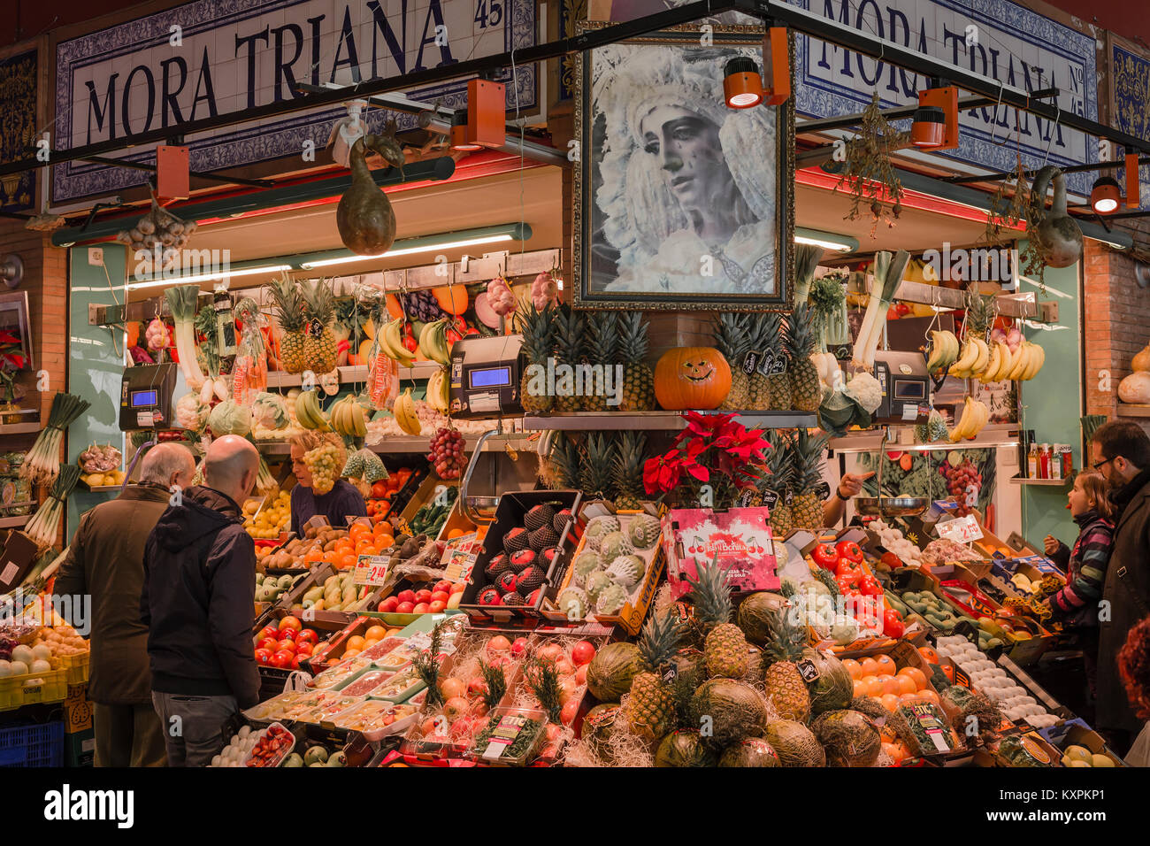 Obst und Gemüse Stall, Triana in Sevilla, Andalusien, Spanien Stockfoto