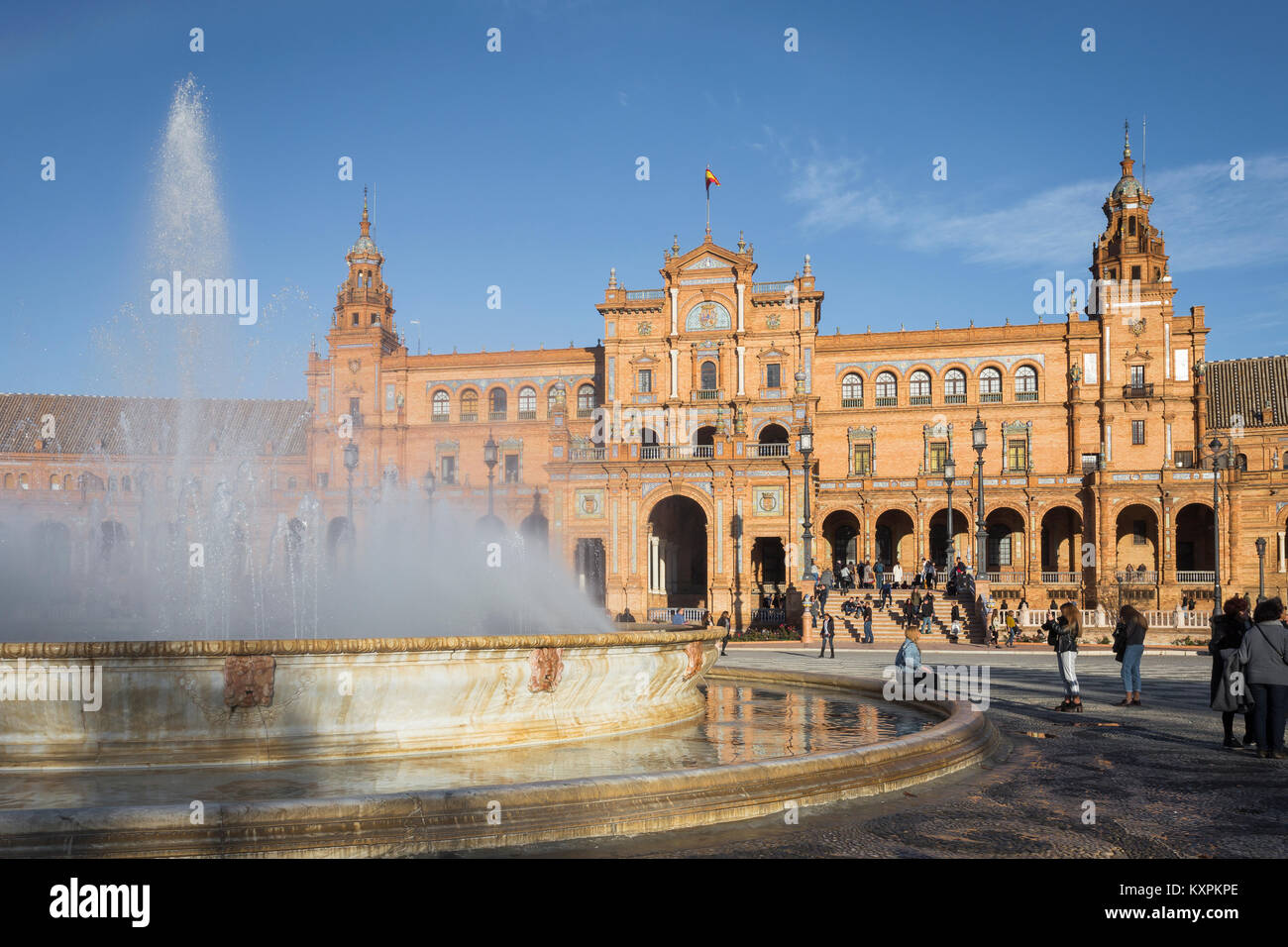 Plaza de España, Brunnen und zentralen Pavillon, Sevilla, Andalusien, Spanien. Stockfoto