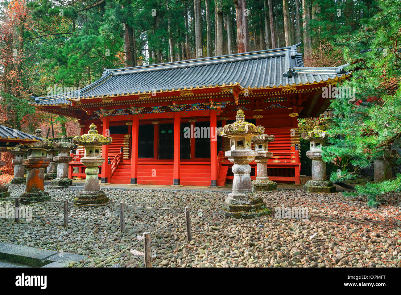 Kleinen Schrein In Der Taiyuinbyo Das Mausoleum Des Shoguns Tokugawa Iemitsu Nikko Japan 17 November 15 Taiyuinbyo Das Mausoleum Von Shogun Toku Stockfotografie Alamy Kleinen Schrein In Der Taiyuinbyo Das Mausoleum Des Shoguns Tokugawa Iemitsu Nikko Japan 17 November 15 Taiyuinbyo Das Mausoleum Von Shogun Toku Stockfotografie Alamy
