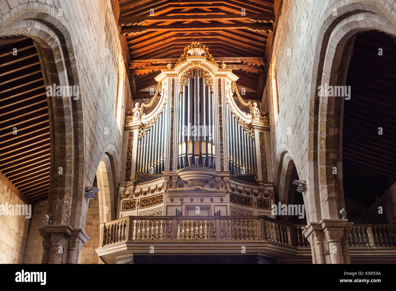GUIMARAES, PORTUGAL - 11. Juli: Igreja de Nossa Senhora da Oliveira Kirche am 11. Juli 2014 in Guimaraes, Portugal Stockfoto
