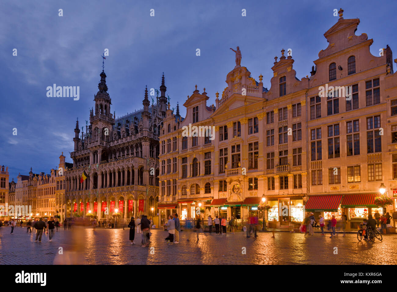 Brussel, Belgien, der Grand Place ist von der guildhalls: Der Engel, der Goldenen Reihe, die Taube, die Goldenen Kaufmann und die Breadhouse umgeben Stockfoto