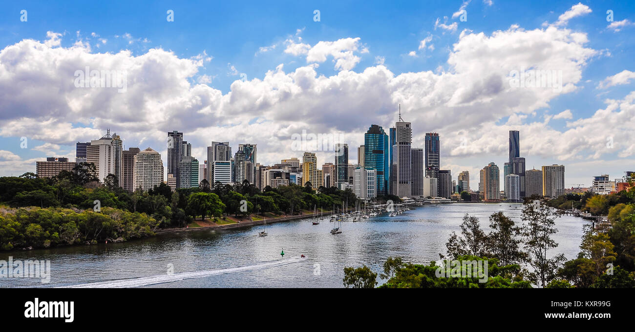 Panoramablick auf die Skyline der Stadt mit der Central Business District in Brisbane, Australien Stockfoto