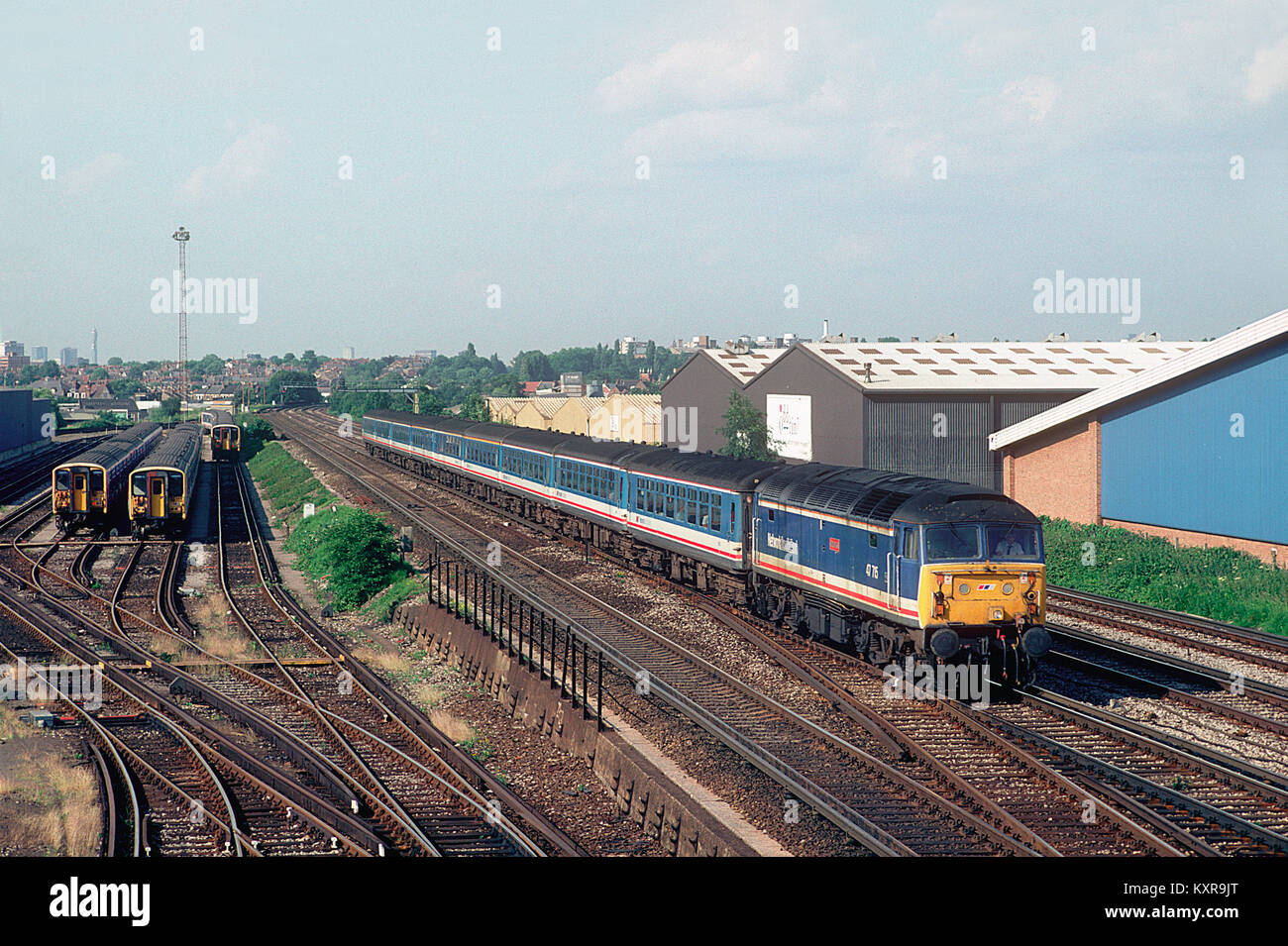 Eine Klasse 47 Diesellok Reihe 47715 arbeiten ein Netzwerk Südost' Network Express Service an der WWU Depot in Wimbledon. 17. Juni 1993. Stockfoto