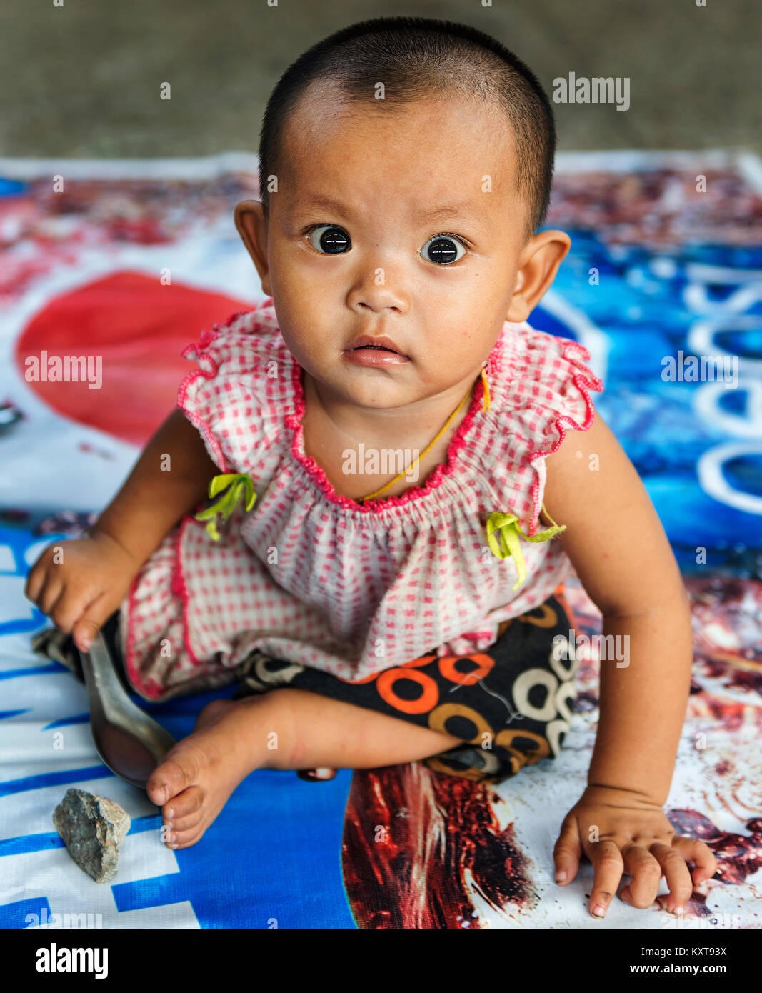 Das Leben der Menschen, die in der Plattform in Yangon, Myanmar Stockfoto