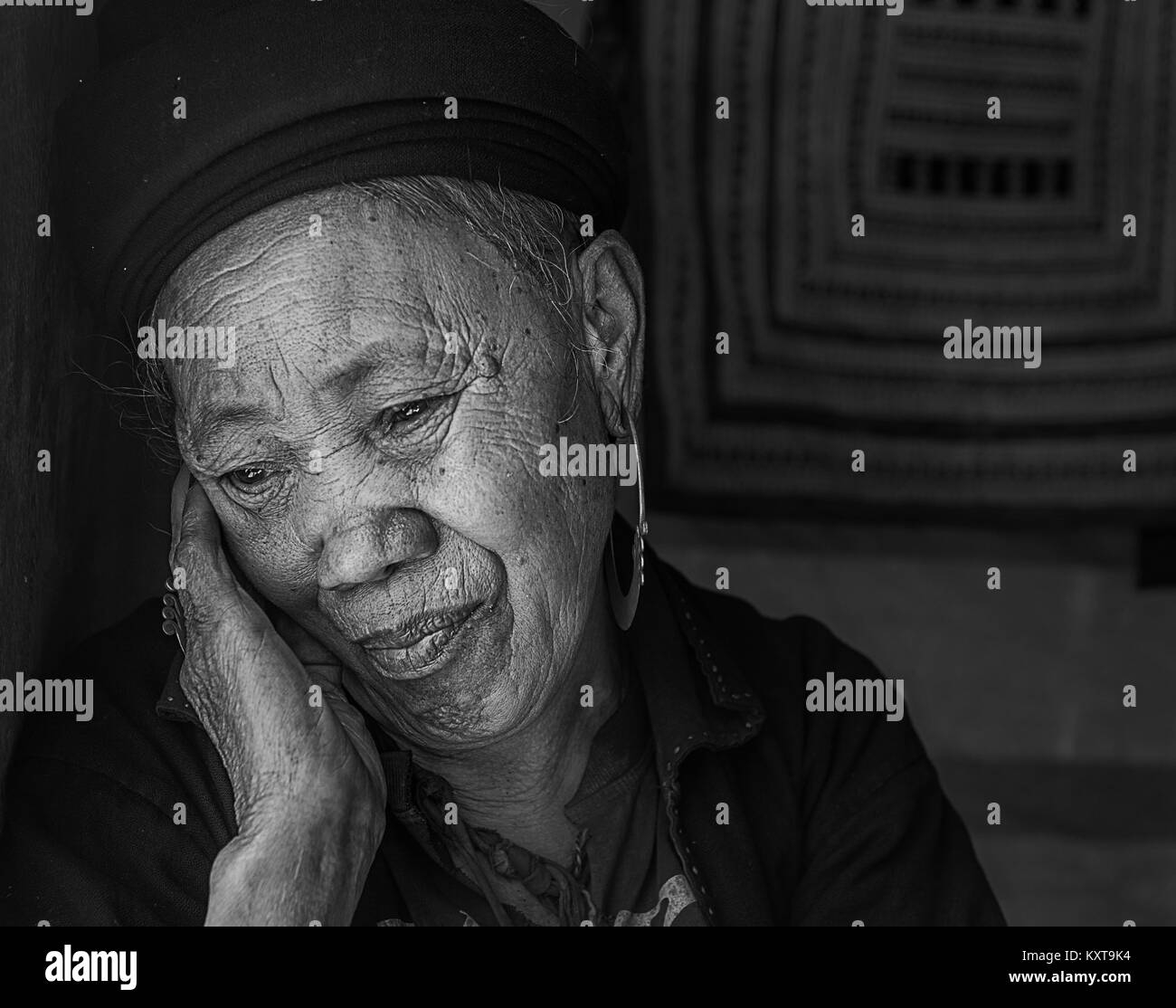 Portrait von Hmong Stamm alte Frau Stockfoto