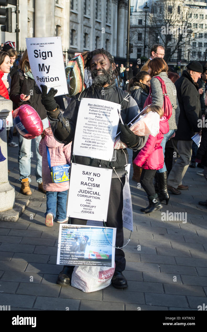 Sagen Sie Nein zu Rassismus Demonstrant auf die London Street Stockfoto