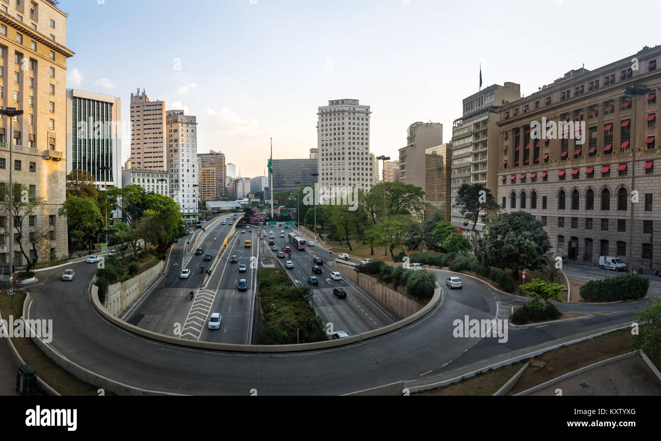 23 de Maio Avenue Blick aus Sicht von Viaduto tun Cha (Tee Viadukt) - Sao Paulo, Brasilien Stockfoto 23 de Maio Avenue Blick aus Sicht von Viaduto tun Cha (Tee Viadukt) - Sao Paulo, Brasilien Stockfoto