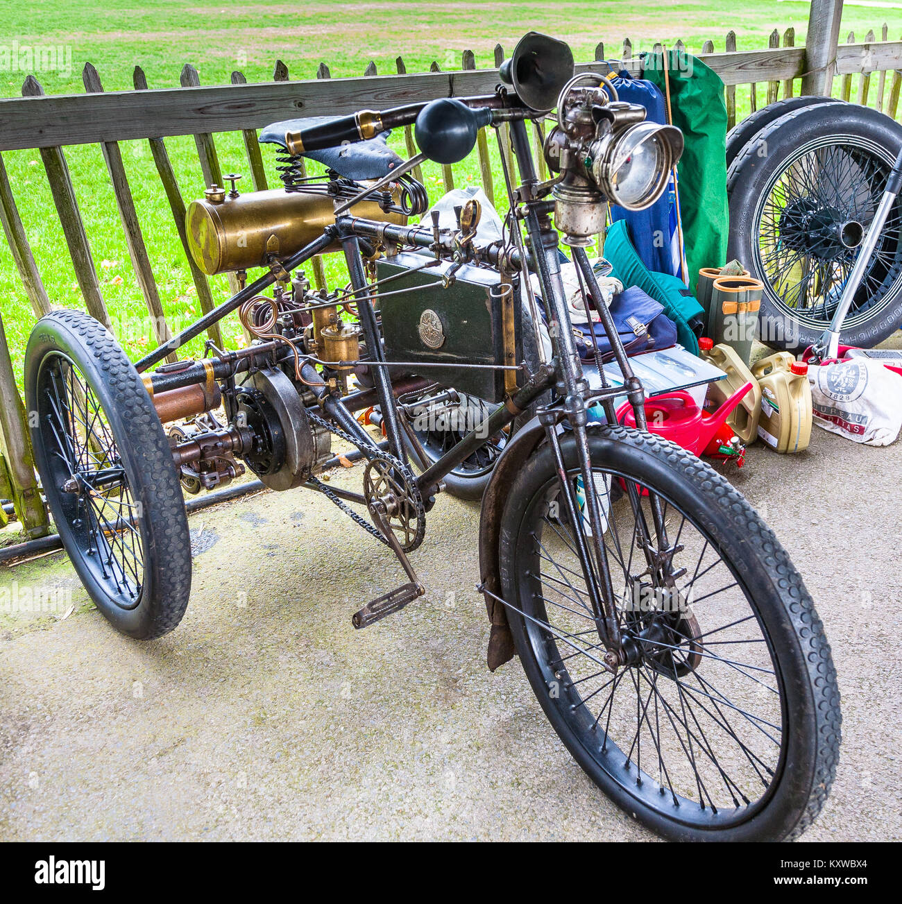 Rochet 1901 De Dion Bouton Motor Dreirad. GRRC 75 Mitglieder treffen, Goodwood, West Sussex Stockfoto