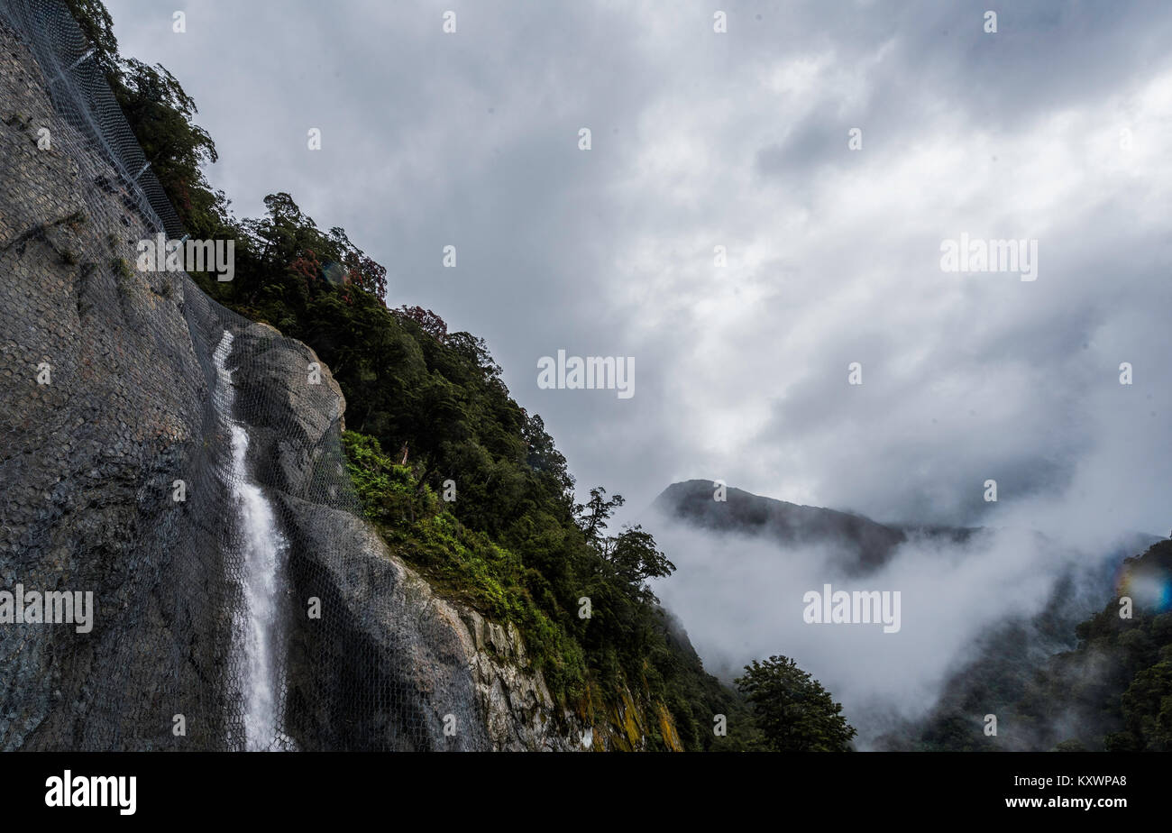 Wasserfälle in Haast River Valley, Neuseeland Stockfoto