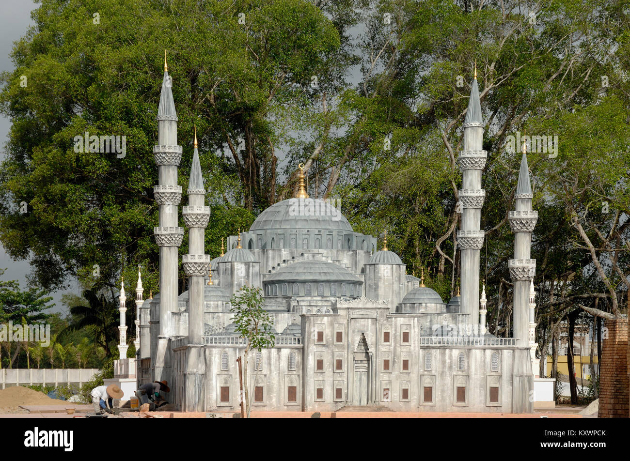Modell oder Nachbildung der Süleymaniye Moschee (1550-58) Istanbul, Türkei auf der islamische Erbe Theme Park, Kuala Terengganu, Malaysia Stockfoto
