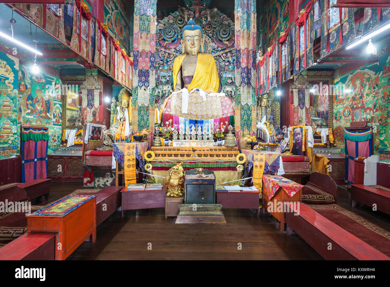 DARJEELING, INDIEN - November 17, 2015: ghoom Kloster Interieur. Es ist in Darjeeling im Bundesstaat Westbengalen, Indien. Stockfoto