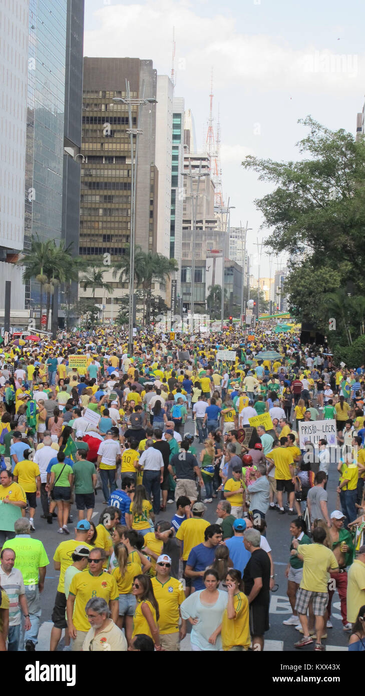 Menschen, Manifestation, Amtsenthebung, 2016, Avenida Paulista, Sao Paulo, Brasilien. Stockfoto