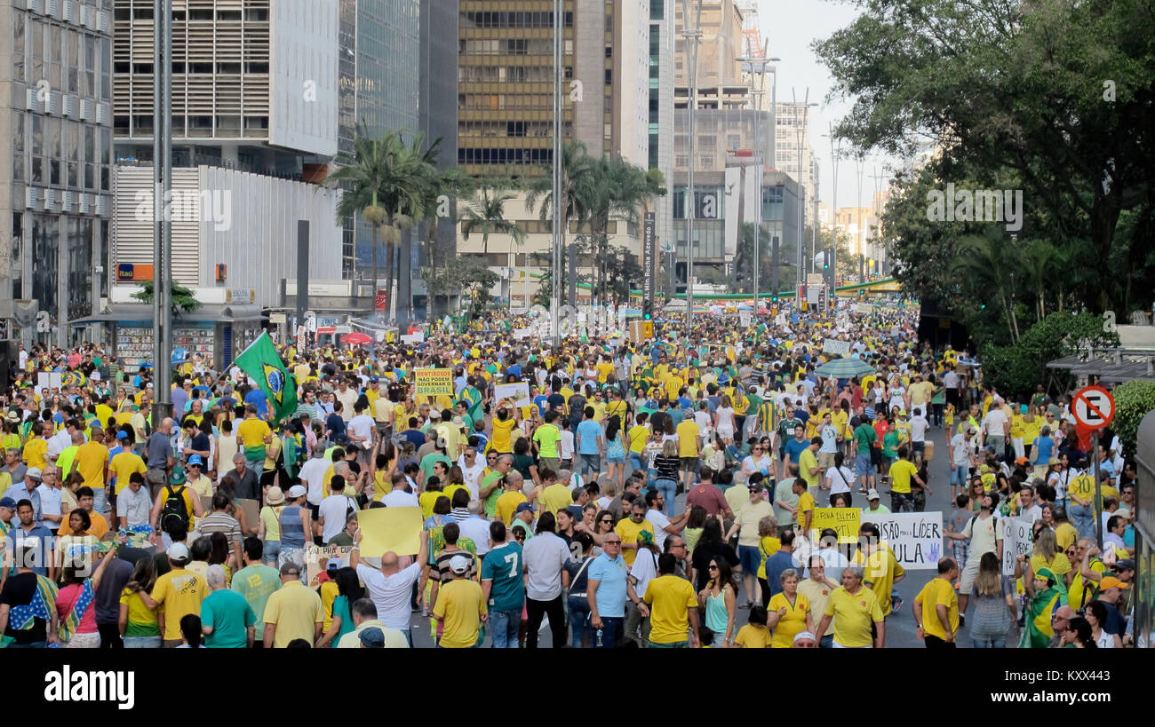 Menschen, Manifestation, Amtsenthebung, 2016, Avenida Paulista, Sao Paulo, Brasilien. Stockfoto