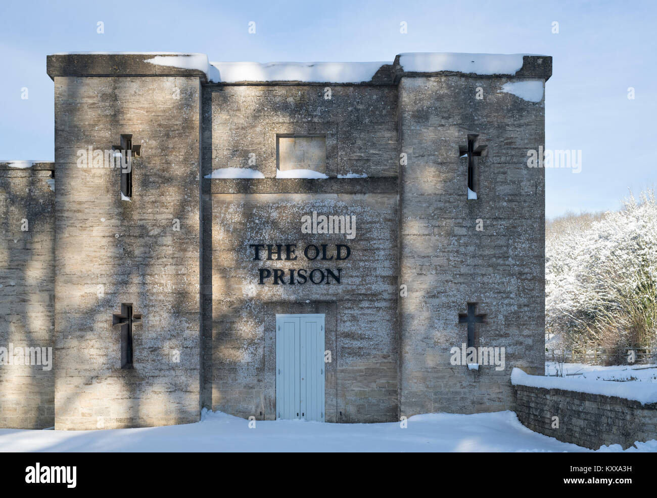 Das alte Gefängnis im Schnee im Dezember. Northleach, Cotswolds, Gloucestershire, England Stockfoto