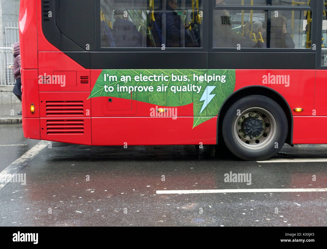 Vor Kurzem eingeführten Electric Bus in London, Umweltverschmutzung zu reduzieren Stockfoto