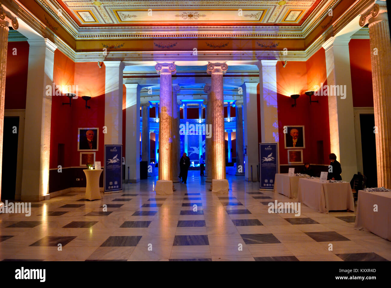 Im Zappeion, Konferenz- und Messezentrum der Griechischen Nationalen Gärten bei Nacht, Athen Stockfoto