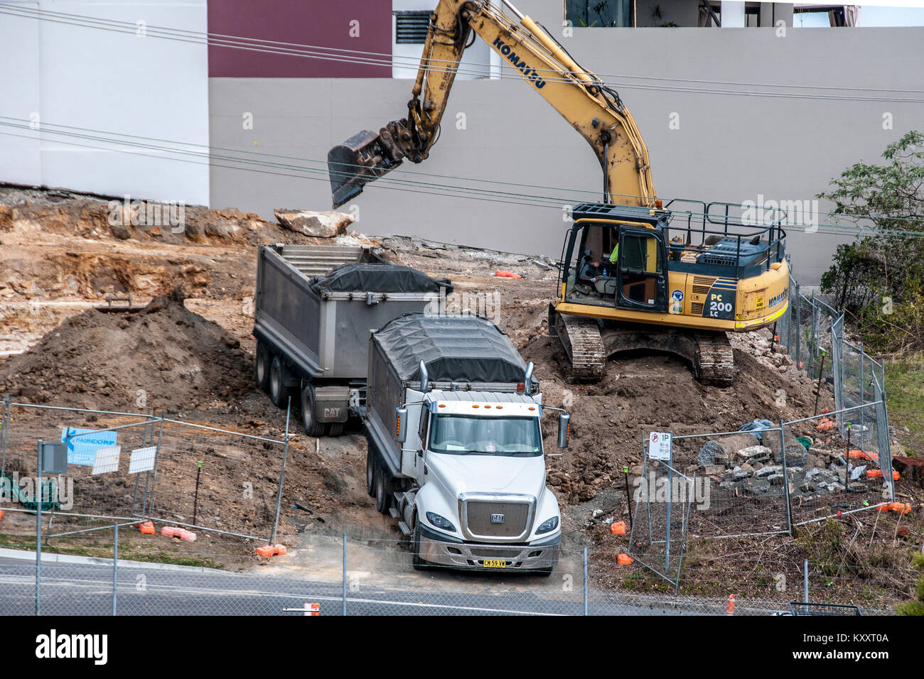 Gosford, Australien - 31. August. 2017: Aushub Fortschritte auf einem Block von neuen Einheiten im Bau am 47 Beane St. Gosford, Australien. Stockfoto