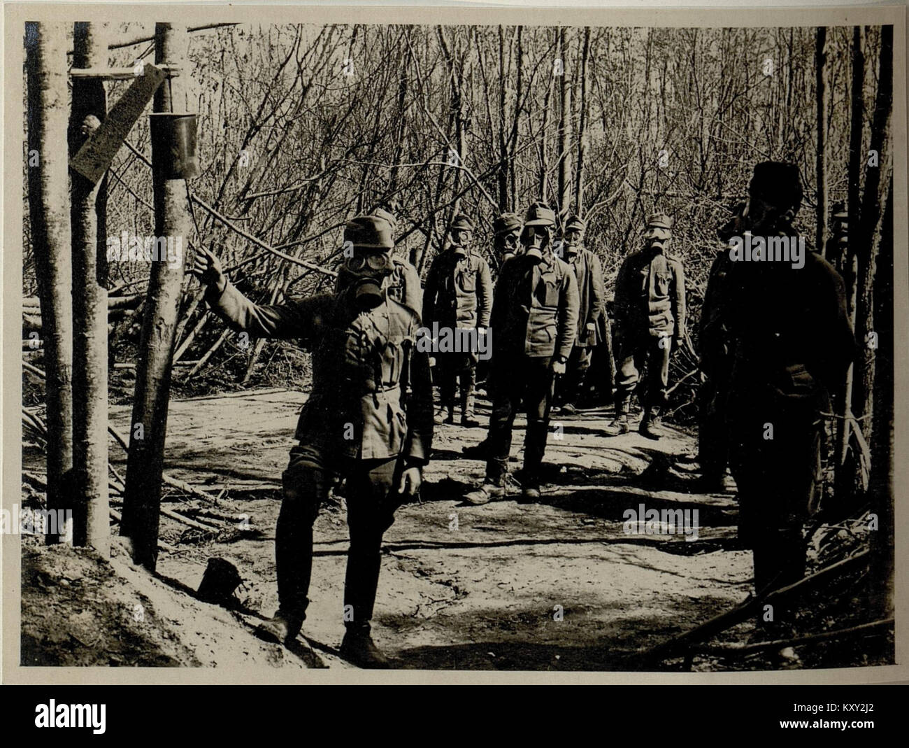 Foto, das ein Gasalarm-Ereignis im Taslanwald, Rumänien, dokumentiert. Das Bild erfasst einen Moment, in dem die Umwelt- oder Sicherheitsbedenken bestehen, und zeigt den betroffenen Bereich und die umgebende Landschaft. Stockfoto