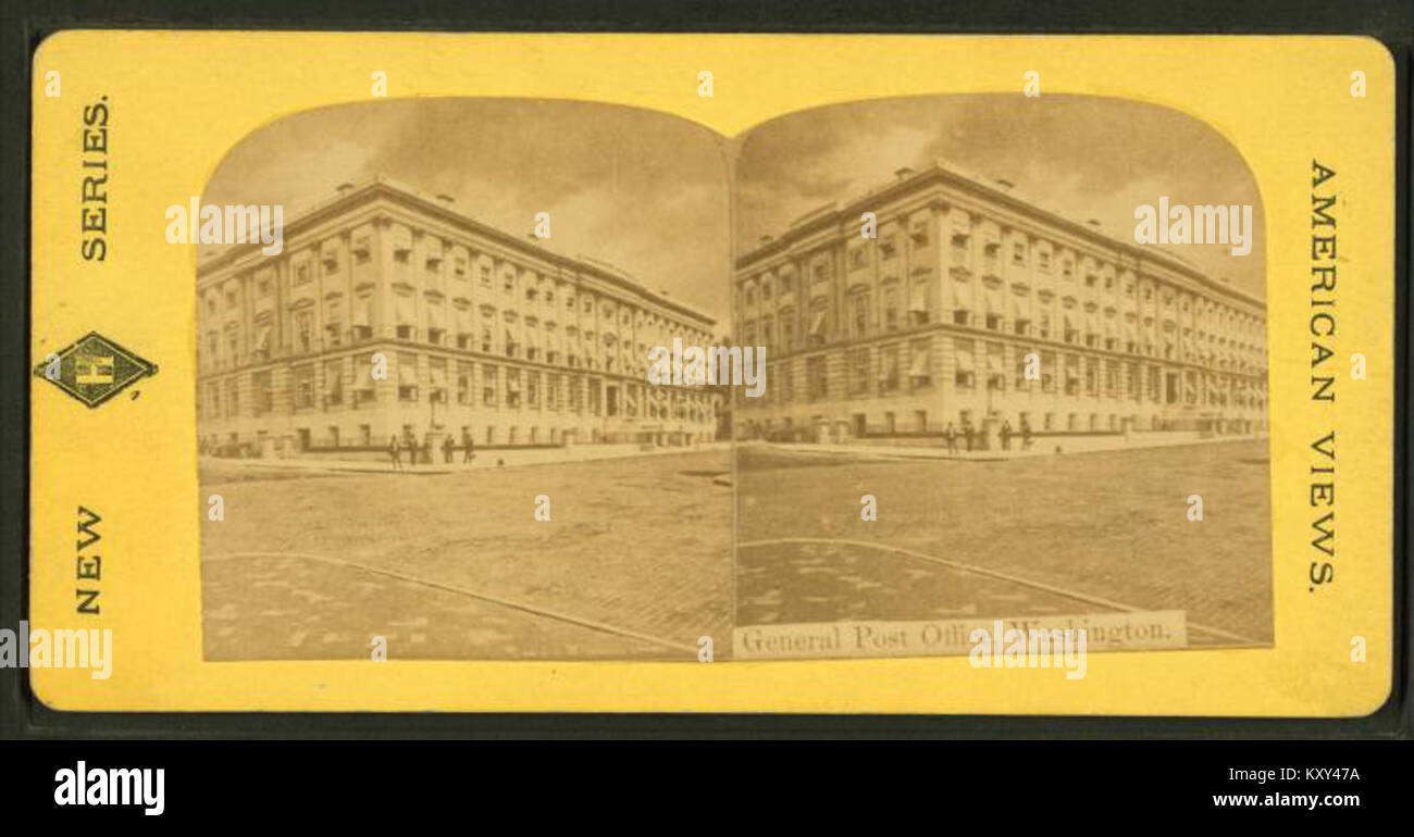 Diese stereoskopische Ansicht aus der Robert N. Dennis-Sammlung zeigt das ehemalige General Post Office (Washington, D.C.) Gebäude in Washington, D.C., das 1839-1842 mit neoklassizistischem Entwurf des Architekten Robert Mills erbaut wurde; das Bild zeigt seine Marmorfassade, korinthische Säulen und bogenförmigen Fenster, die symbolisch für die föderale Architektur dieser Epoche sind. Stockfoto