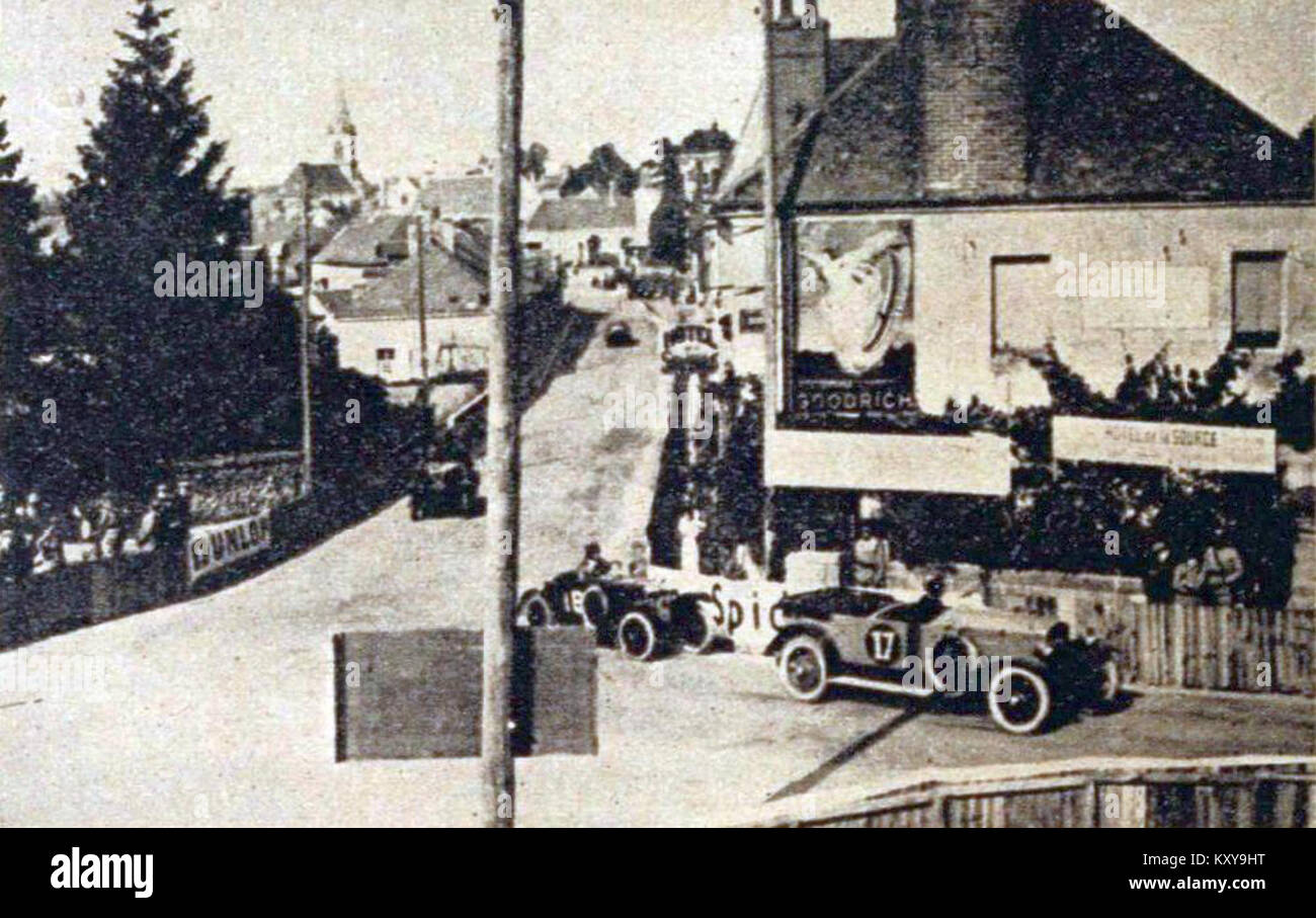 Foto vom Grand Prix de l’Automobile Club de France von 1923, der den Fahrer Gabaillot zeigt, der an Semblancay abbiegt. Das Bild zeigt die frühen Motorsport- und Automobiltechnik der 1920er Jahre Stockfoto