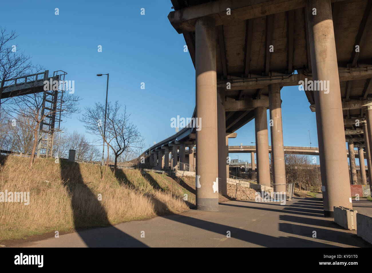 Spaghetti Abfahrt A38 (M) Birmingham Ring Road Beton Kies Hil Interchange River Tame Stockfoto