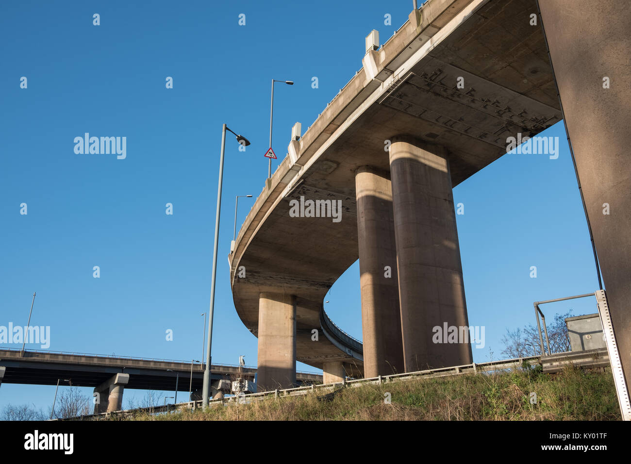 Spaghetti Abfahrt A38 (M) Birmingham Ring Road Beton Kies Hil Interchange River Tame Stockfoto