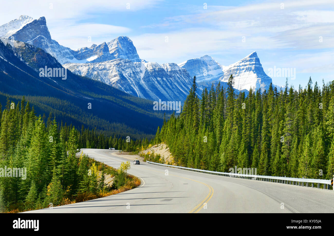 Die Straße 93 schöne "Icefield Parkway" im Herbst Jasper National Park, Kanada Stockfoto