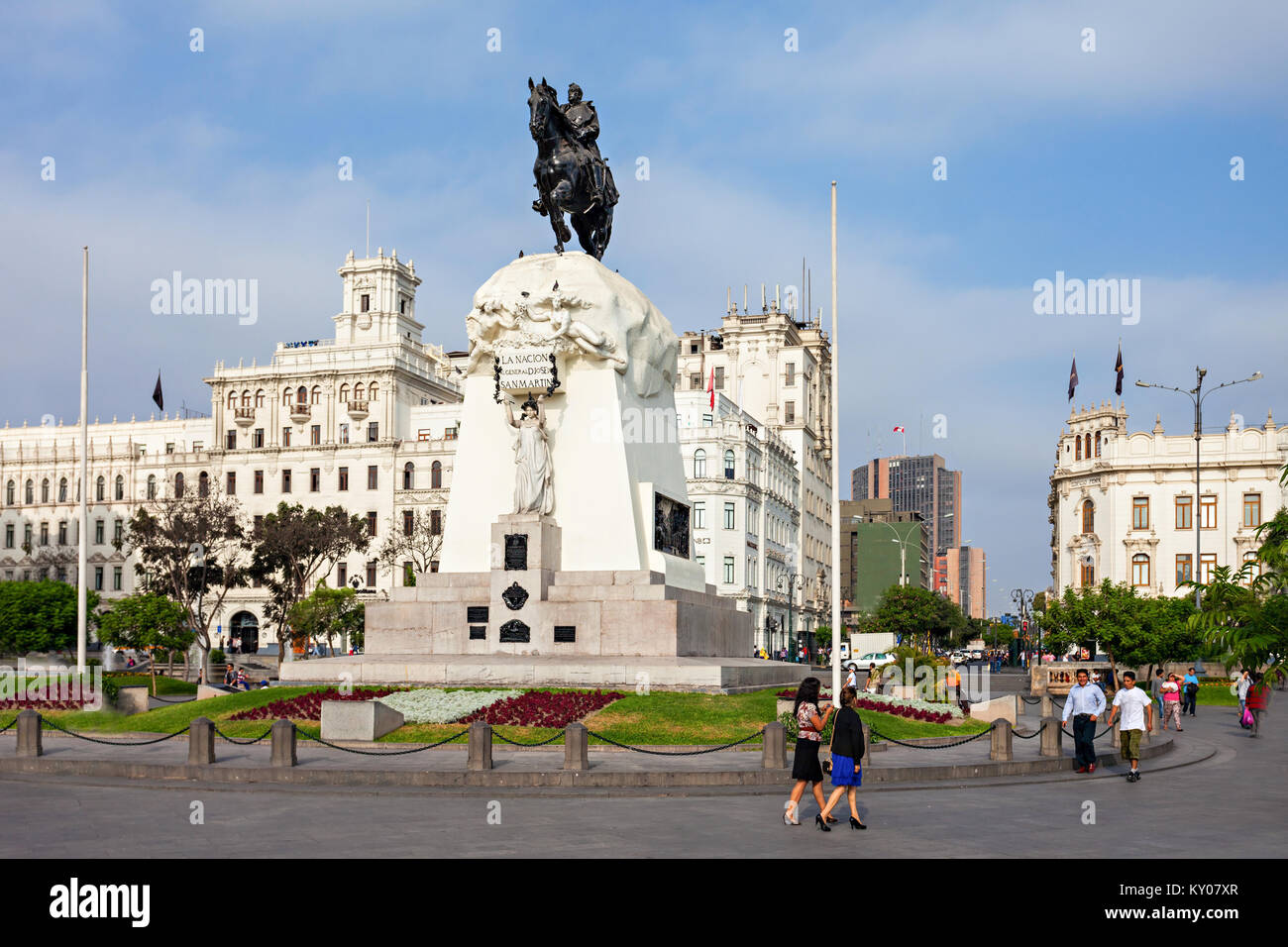 LIMA, PERU - 10. MAI 2015: Monument für Jose de San Martin auf der Plaza San Martin in Lima, Peru Stockfoto