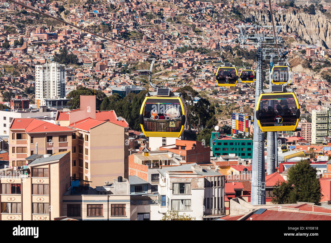 LA PAZ, Bolivien - Mai 18, 2015: Mi Seilbahn Teleferico, La Paz, Bolivien. Stockfoto