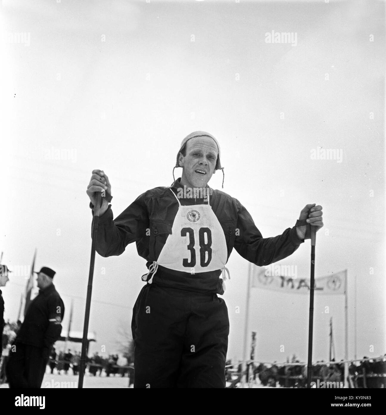 Håkon Brusveen war ein norwegischer Langläufer, der bei den Olympischen Winterspielen 1960 die 15-km-Goldmedaille gewann und bei den Olympischen Winterspielen 1952 teilnahm. Seine Teilnahme im Jahr 1952 war sein erster olympischer Auftritt. Stockfoto