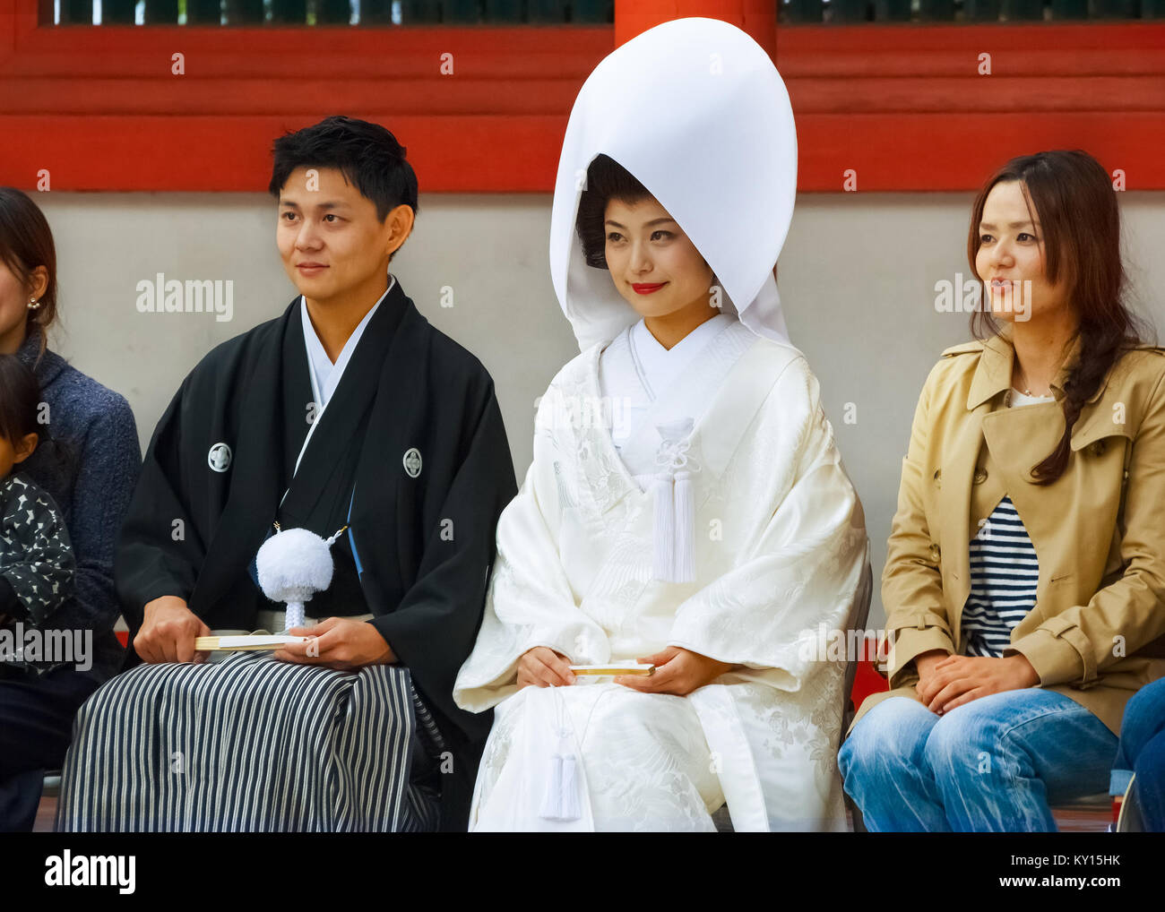 KYOTO, Japan - 22. NOVEMBER 2015: Japanische traditionelle Hochzeit Zeremonie in Heian-jingu Schrein Stockfoto