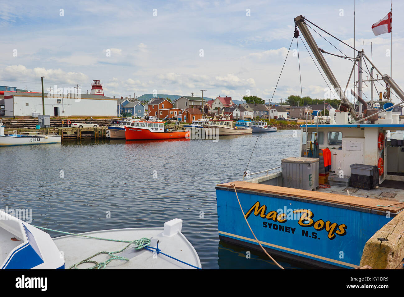 Cheticamp Hafen und Stadt, Cape Breton Island, Nova Scotia, Kanada. Cheticamp ist ein kleines Fischerdorf an der Westküste von Cape Breton Island Stockfoto