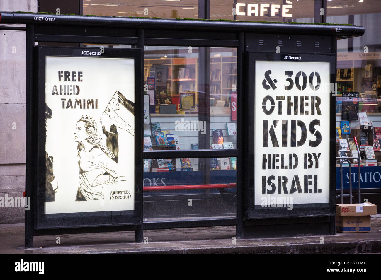 London, Großbritannien. 11. Januar, 2018. Protest Schablonen Hervorhebung der Inhaftierung durch die israelischen Behörden der 16-jährigen palästinensischen Ahed Tamimi, sowie Stockfoto