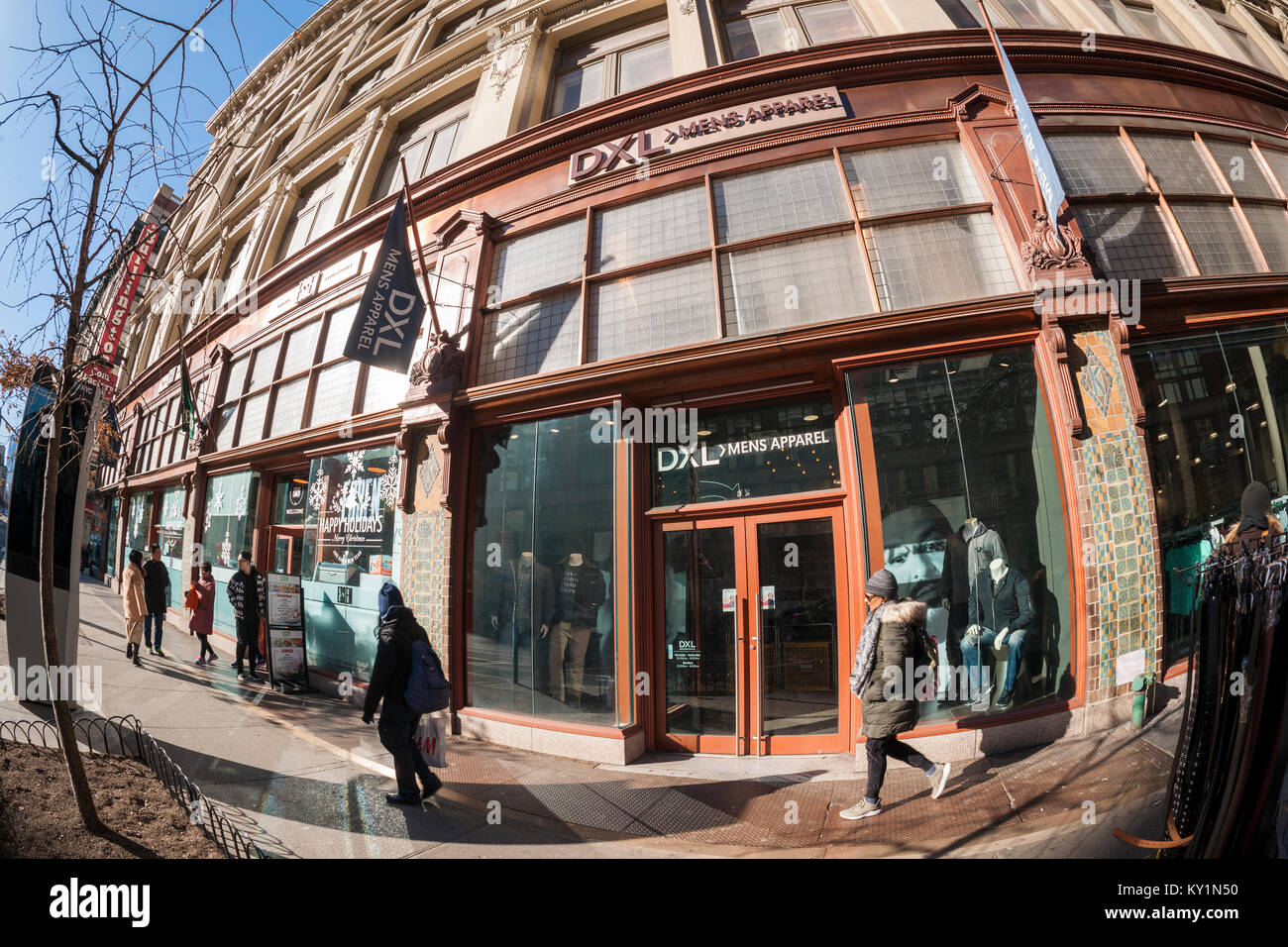 Ein Ziel XL (Dxl) Store im New Yorker Stadtteil Chelsea am Donnerstag, 28. Dezember 2017. Das Ziel XL Konzern lieferte im Wesentlichen flach vergleichbar - speichern Sie Verkäufe im dritten Quartal und im Leiden reduziert den fußgängerverkehr als die meisten Mall sind Einzelhändler. (© Richard B. Levine) Stockfoto