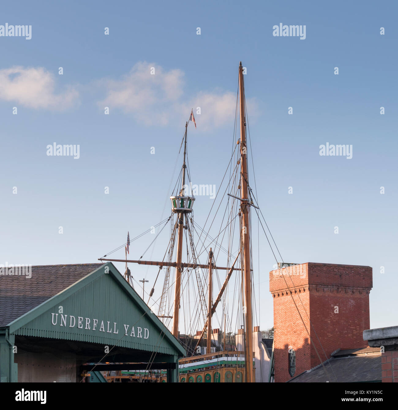 Der Matthew von Bristol, eine Replik des Bootes von John Cabot nach Neufundland segelte, in Dry Dock in Bristol Underfall Yard für Reparaturen. Stockfoto